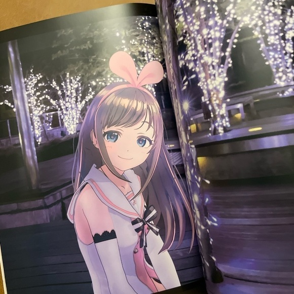 Japanese Kizuna AI 1st Photograph Collection - Picture 3 of 4